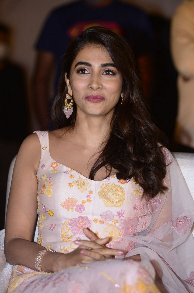 Actress Pooja Hegde Pictures